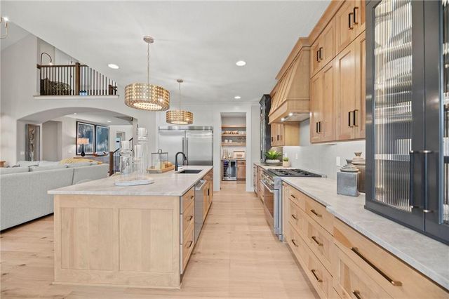 17601 Knox Street, Overland Park, KS 66221