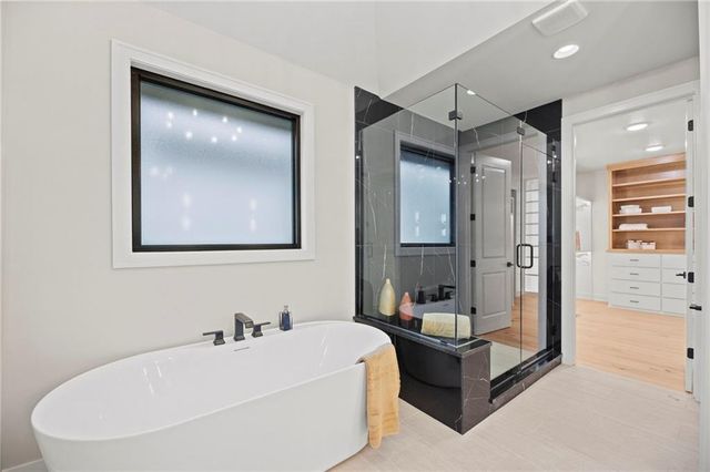 17601 Knox Street, Overland Park, KS 66221