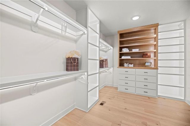 17601 Knox Street, Overland Park, KS 66221