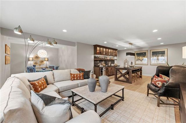 17601 Knox Street, Overland Park, KS 66221