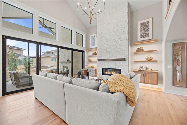 17601 Knox Street, Overland Park, KS 66221