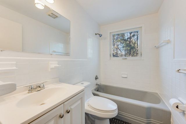 250 Hudson Rd, Sudbury, MA 01776