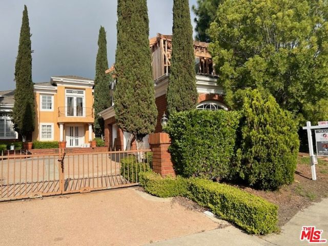 2387 Earls Court, Los Angeles, CA 90077