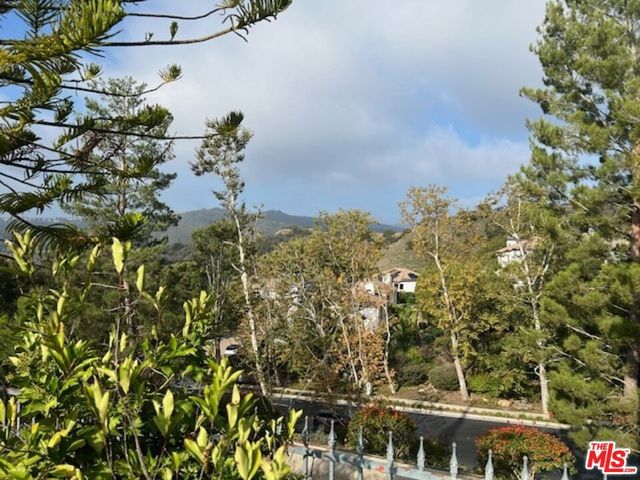 2387 Earls Court, Los Angeles, CA 90077