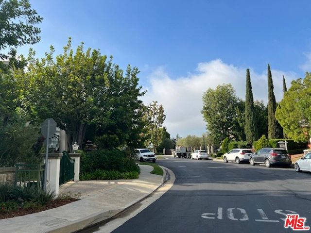 2387 Earls Court, Los Angeles, CA 90077