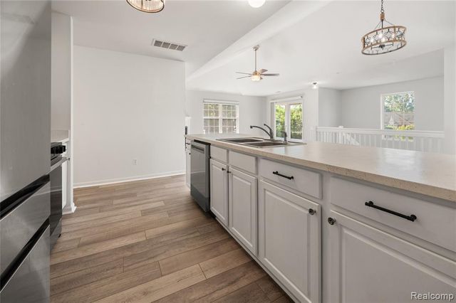 730 Amberly Drive C, Waterford, MI 48328