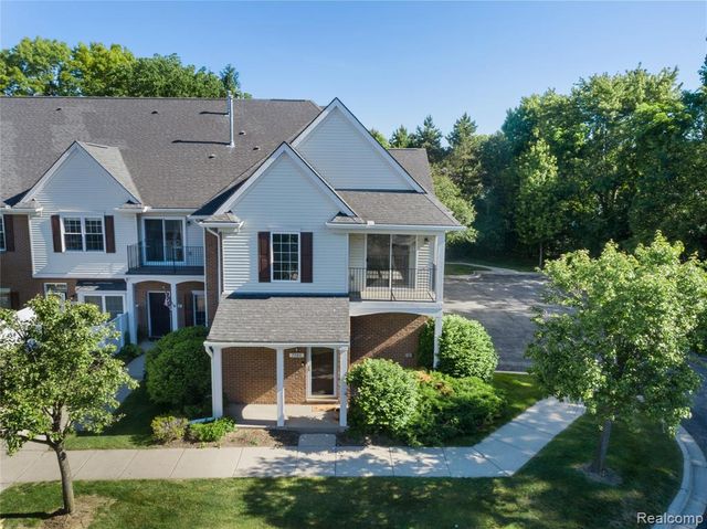 730 Amberly Drive C, Waterford, MI 48328