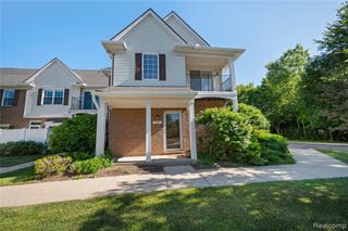 730 Amberly Drive C, Waterford, MI 48328