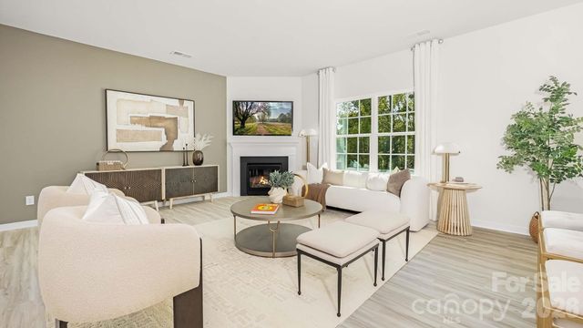623 Country Oak Drive, Asheville, NC 28804