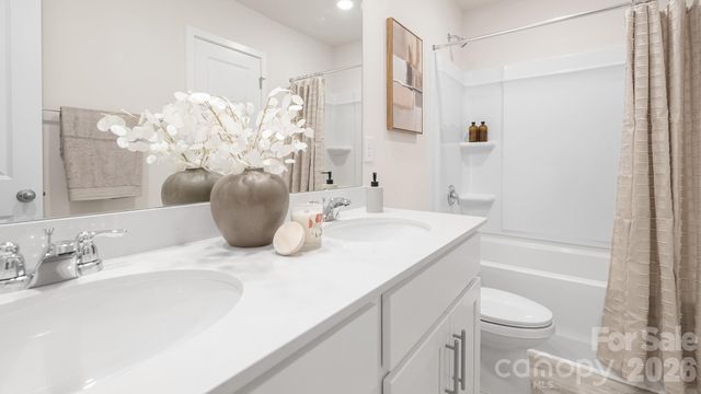 623 Country Oak Drive, Asheville, NC 28804