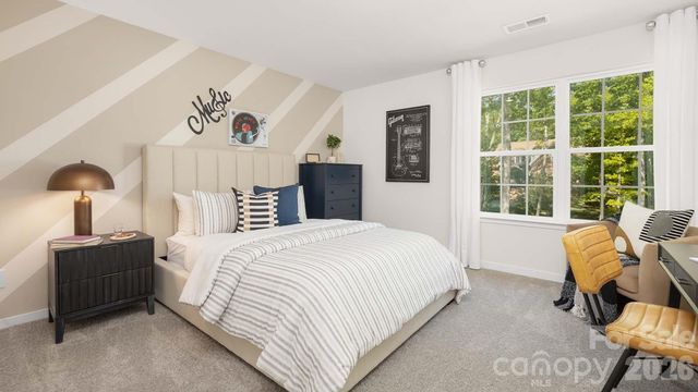 623 Country Oak Drive, Asheville, NC 28804