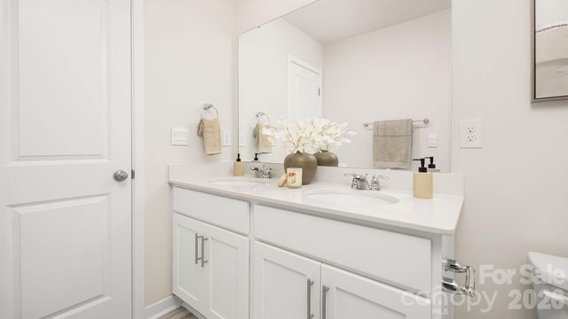 623 Country Oak Drive, Asheville, NC 28804