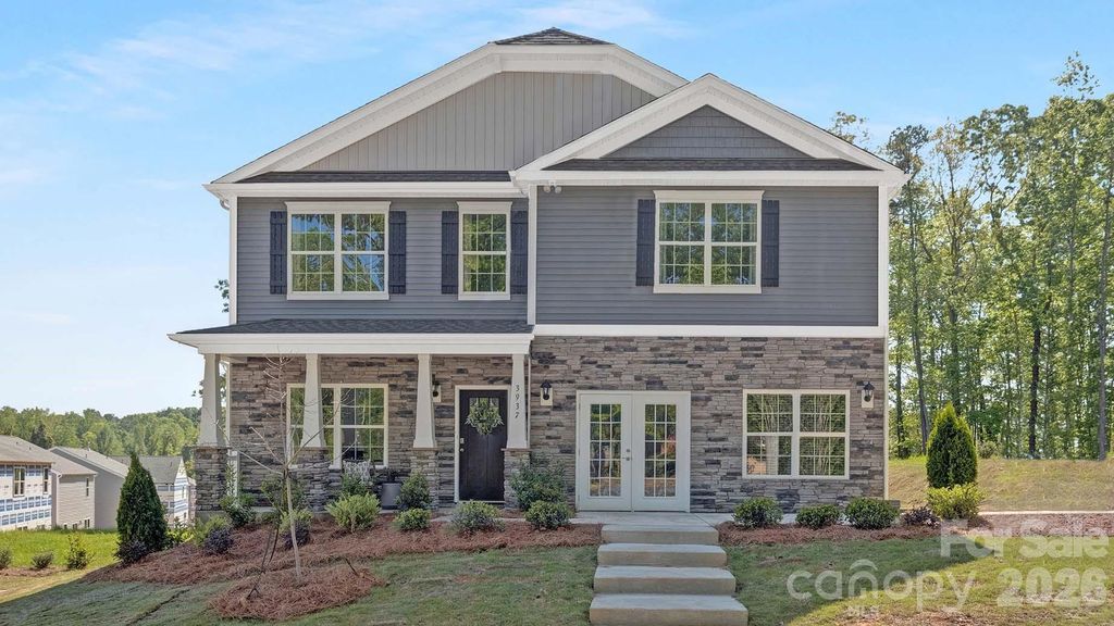 623 Country Oak Drive, Asheville, NC 28804