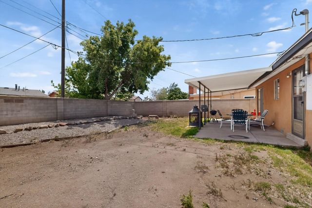 1128 Glorieta Street NE, Albuquerque, NM 87112