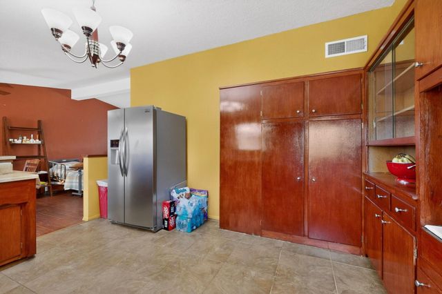 1128 Glorieta Street NE, Albuquerque, NM 87112
