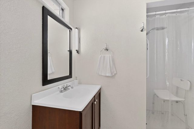 1128 Glorieta Street NE, Albuquerque, NM 87112