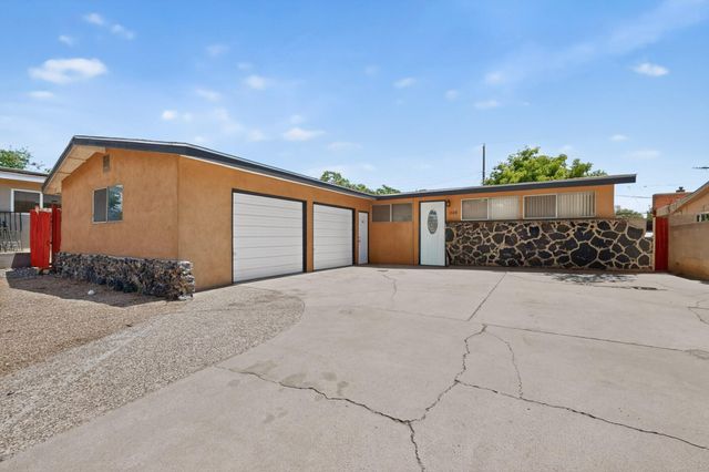 1128 Glorieta Street NE, Albuquerque, NM 87112