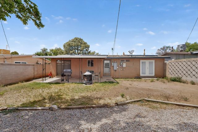 1128 Glorieta Street NE, Albuquerque, NM 87112