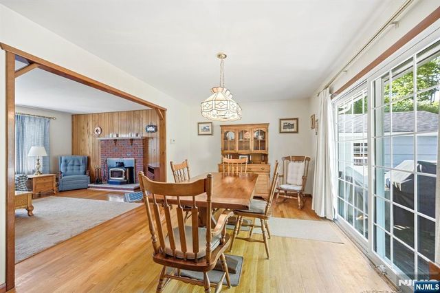 90 McNomee Street, Oakland, NJ 07436