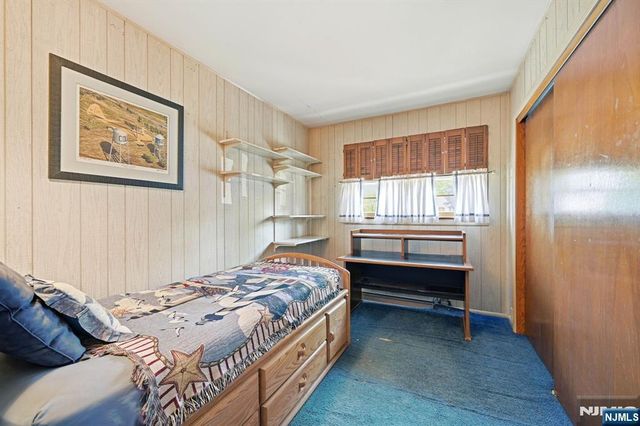 90 McNomee Street, Oakland, NJ 07436