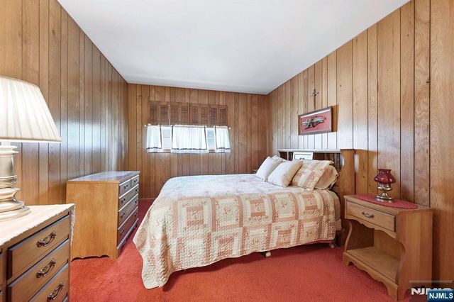 90 McNomee Street, Oakland, NJ 07436
