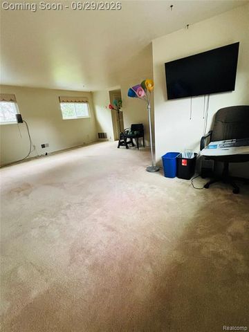25562 Masch Avenue, Warren, MI 48091