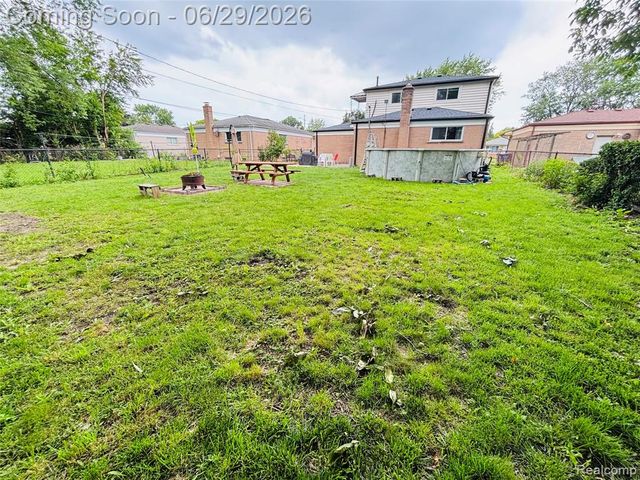25562 Masch Avenue, Warren, MI 48091