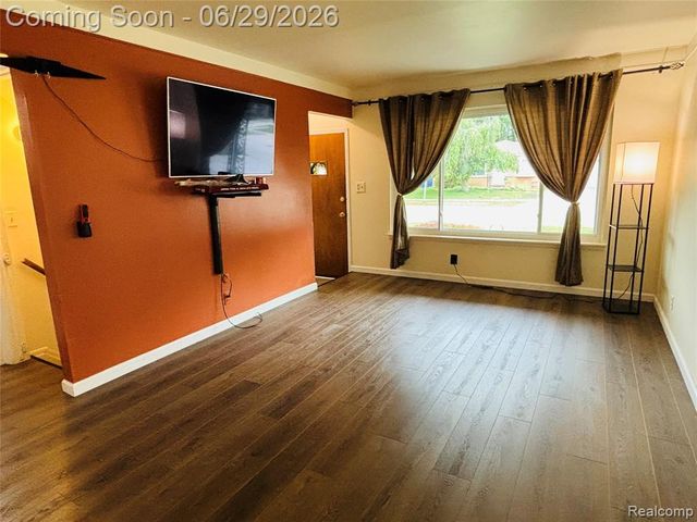 25562 Masch Avenue, Warren, MI 48091