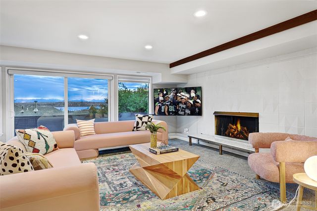 7710 57th Avenue NE, Seattle, WA 98115