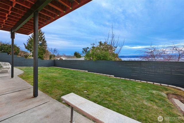 7710 57th Avenue NE, Seattle, WA 98115