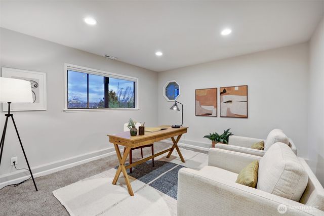 7710 57th Avenue NE, Seattle, WA 98115