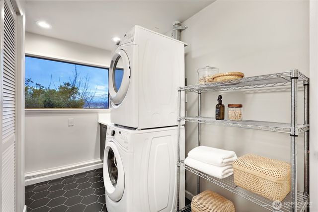 7710 57th Avenue NE, Seattle, WA 98115