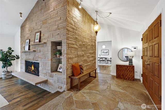 7710 57th Avenue NE, Seattle, WA 98115