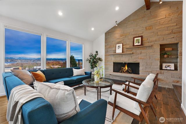 7710 57th Avenue NE, Seattle, WA 98115