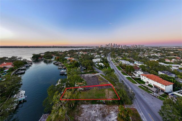 418 BLANCA AVENUE, Tampa, FL 33606