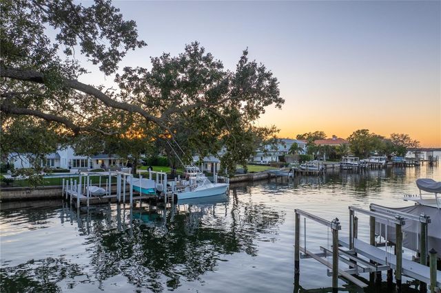 418 BLANCA AVENUE, Tampa, FL 33606