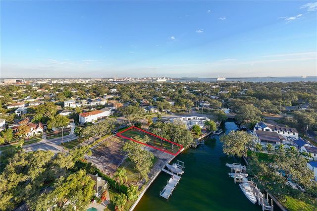 418 BLANCA AVENUE, Tampa, FL 33606