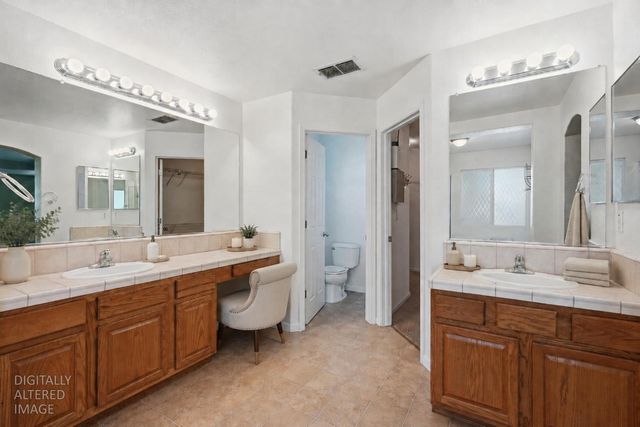 5560 Lackland Way, Sacramento, CA 95835