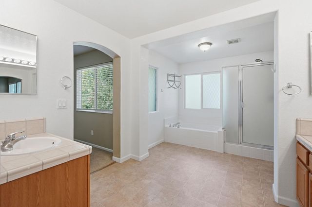 5560 Lackland Way, Sacramento, CA 95835