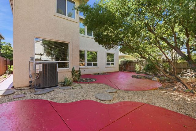 5560 Lackland Way, Sacramento, CA 95835