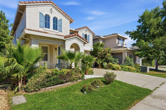 5560 Lackland Way, Sacramento, CA 95835