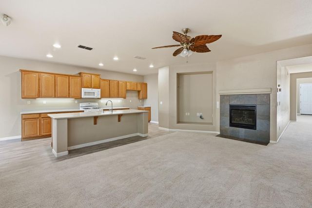 5560 Lackland Way, Sacramento, CA 95835