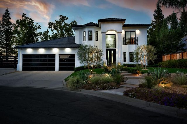 1292 E Valley Forge Drive, Fresno, CA 93720