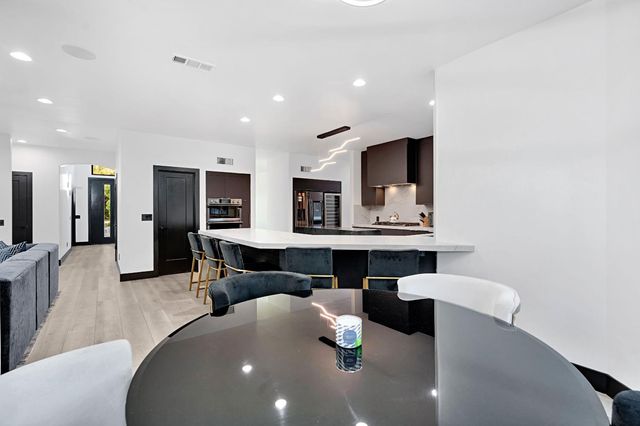 1292 E Valley Forge Drive, Fresno, CA 93720
