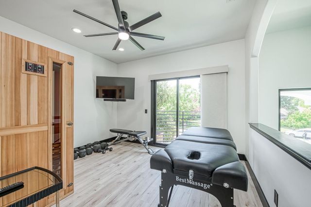 1292 E Valley Forge Drive, Fresno, CA 93720