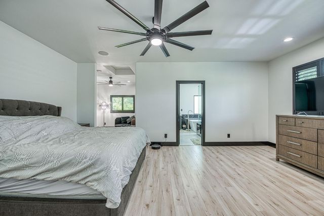1292 E Valley Forge Drive, Fresno, CA 93720