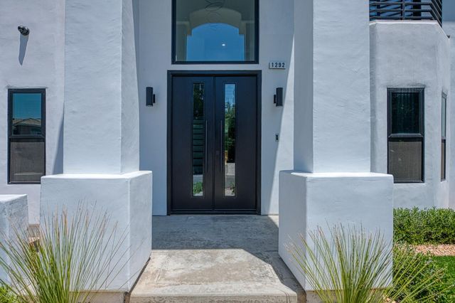 1292 E Valley Forge Drive, Fresno, CA 93720