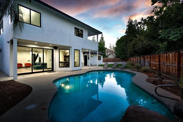 1292 E Valley Forge Drive, Fresno, CA 93720