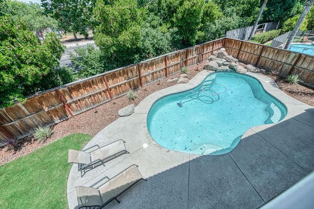 1292 E Valley Forge Drive, Fresno, CA 93720