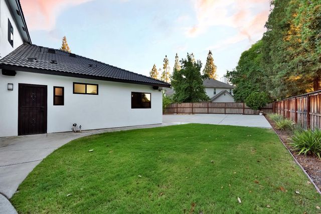 1292 E Valley Forge Drive, Fresno, CA 93720